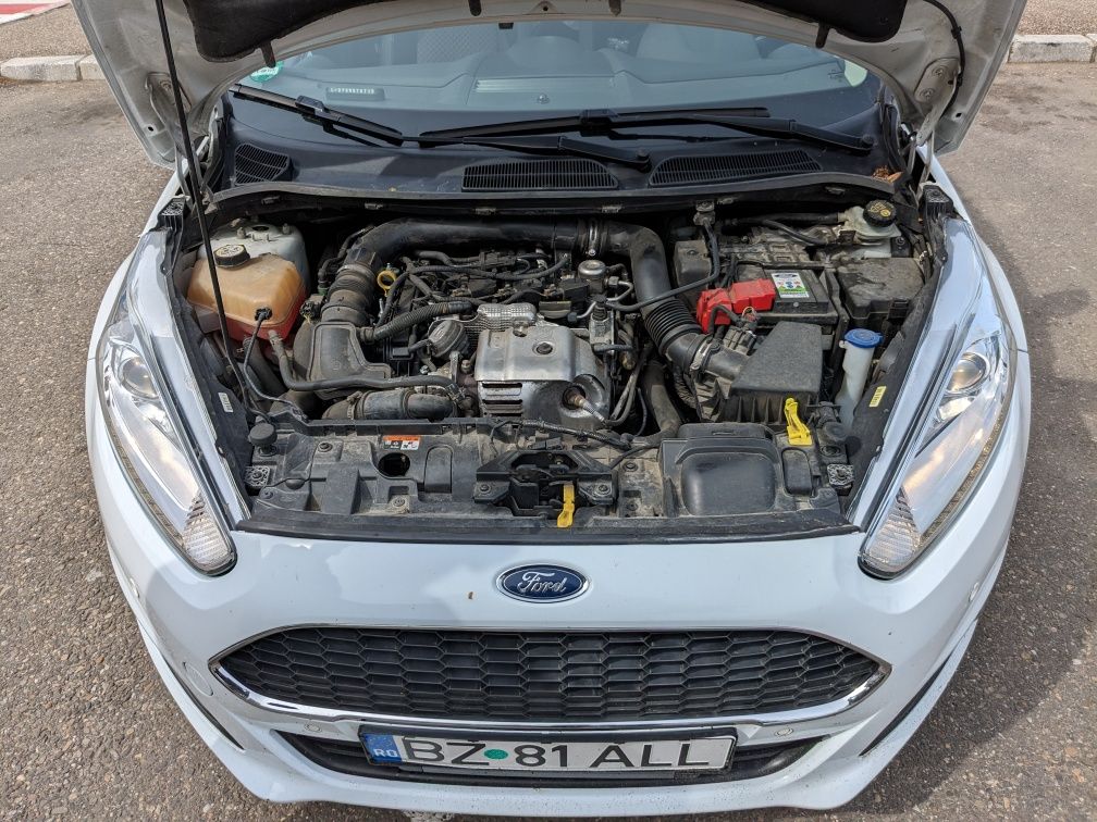 Vând Ford Fiesta 2016 1.0 Ecoboost impecabila