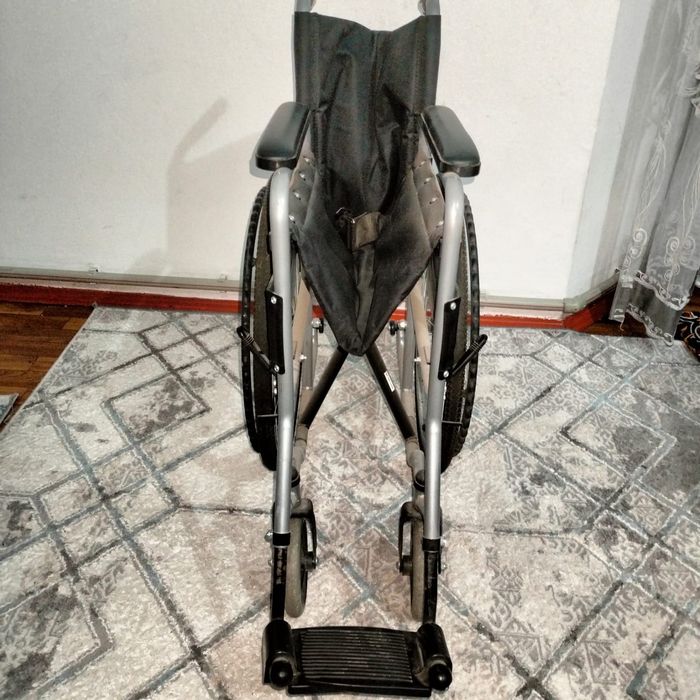 Продается инвалидный коляска