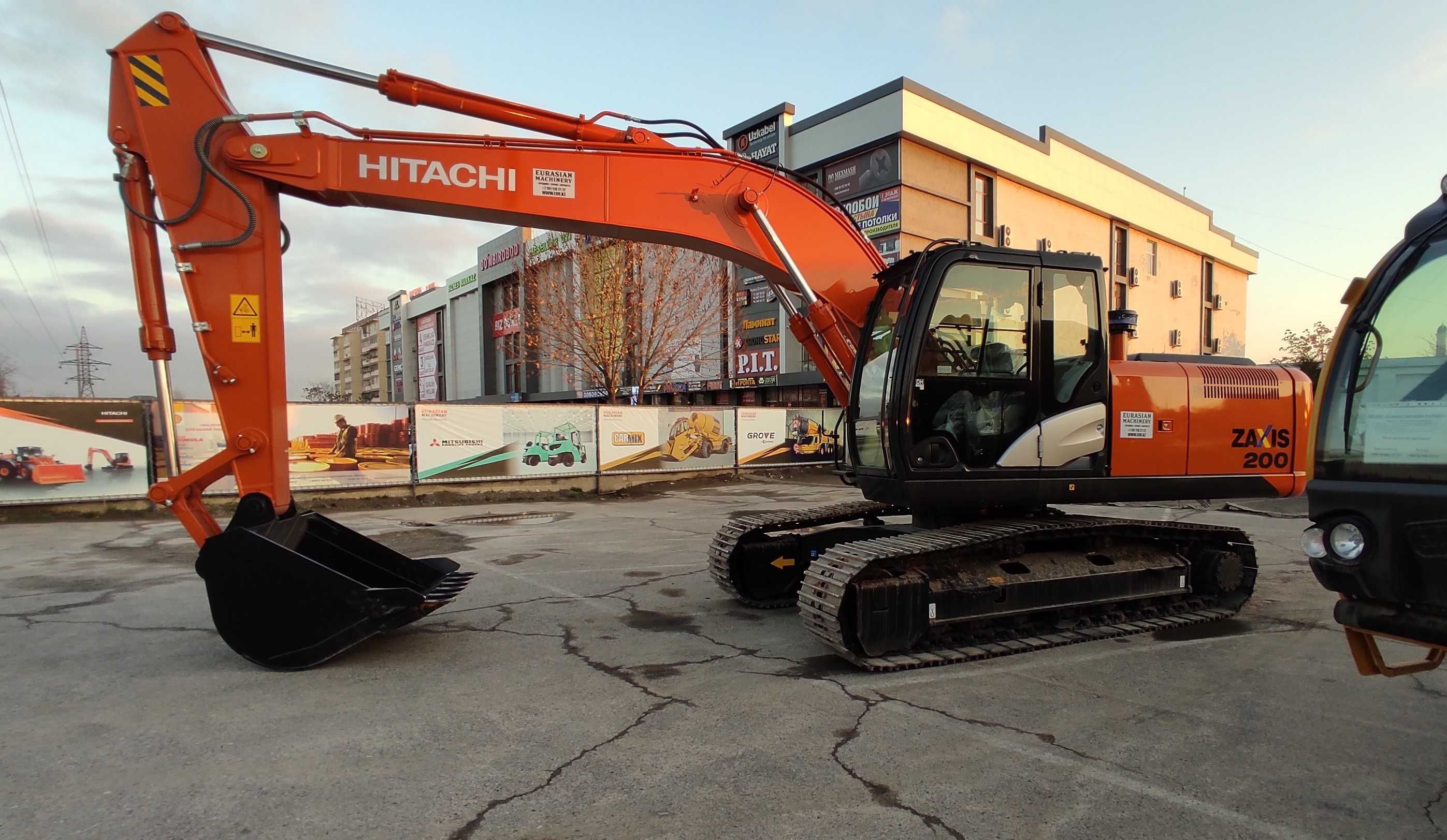 Гусеничный экскаватор Hitachi ZX200-5A