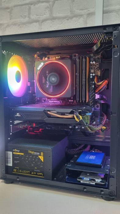 Unitate PC Gaming: Ryzen 5 1600X/16GB RAM/GTX 1050 2GB/SSD 240GB/500GB