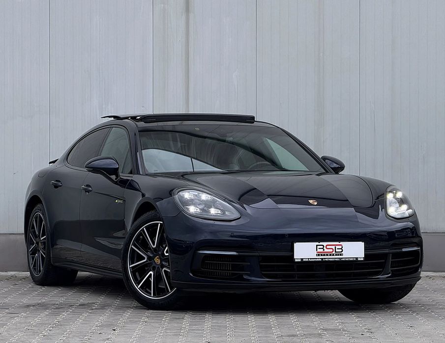 Porsche Panamera Plug In/ 4X4/ Panoramic/ Soft Close/ Camera/ Matrix/ Clima 4 Zone