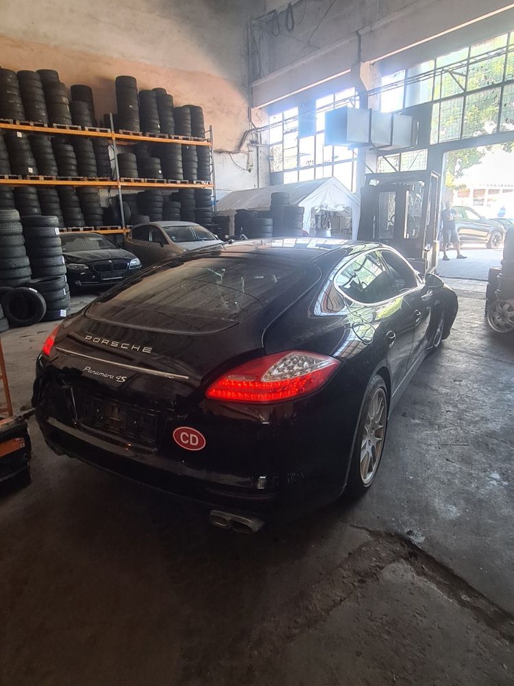 Porsche panamera 4S