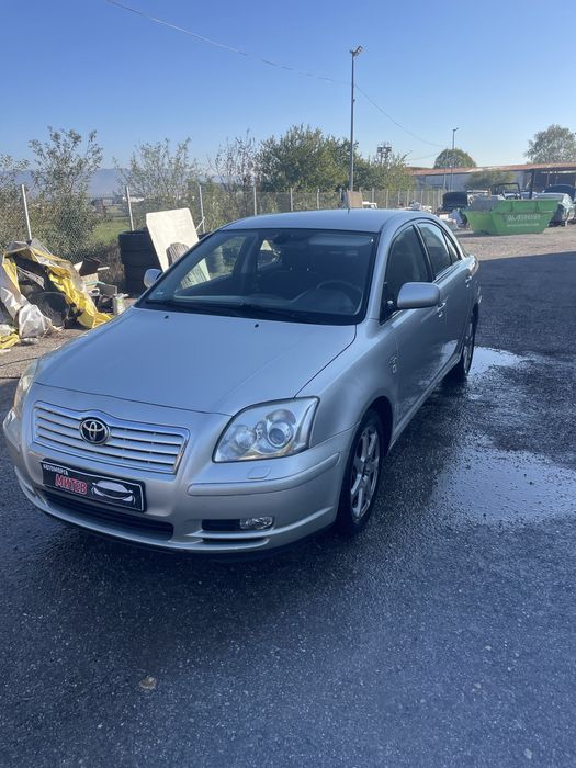 Тойота авенсис