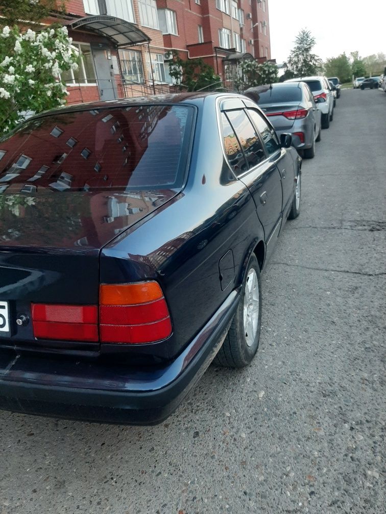 Продам BMW 520 e34