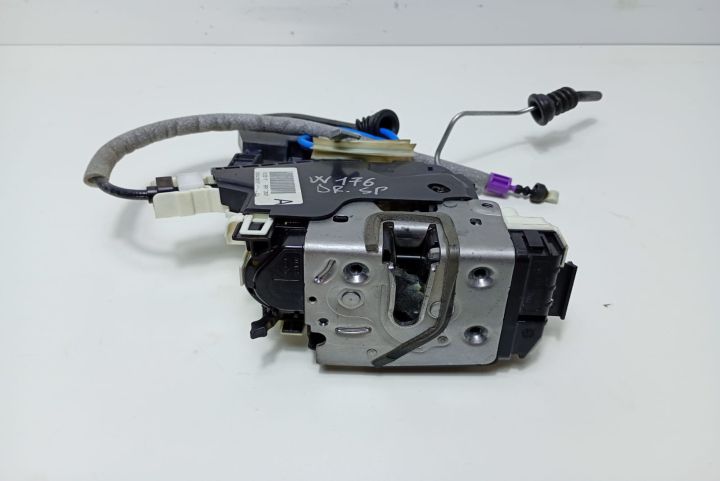 Broasca usa incuietoare dreapta spate A2047302835 Mercedes-Benz B-Cla