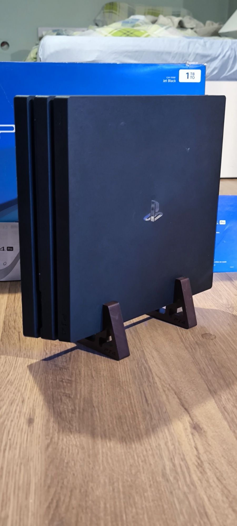 Play Station 4 Pro 2TB
