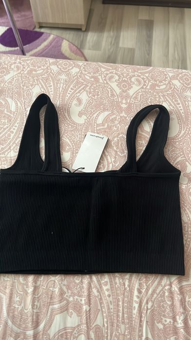 Bustiere Stradivarius, Motivi