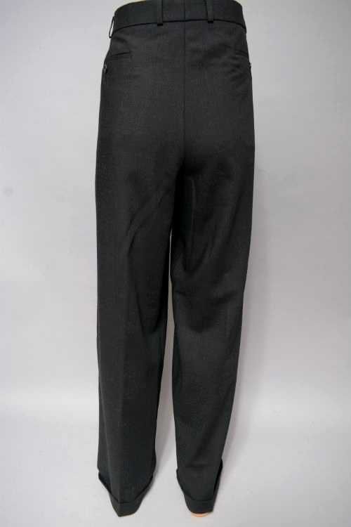 Pantaloni negri de la Hugo Boss, 100 % stofa din lana extrafina