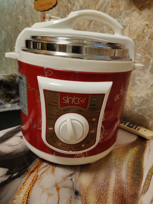 Мультиварка электрическая б/у.