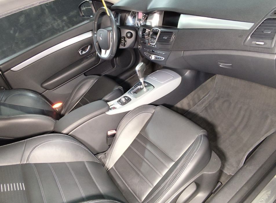 Detailing Premium Auto Interior