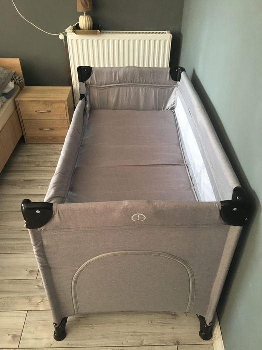 Vând pătuț pliabil