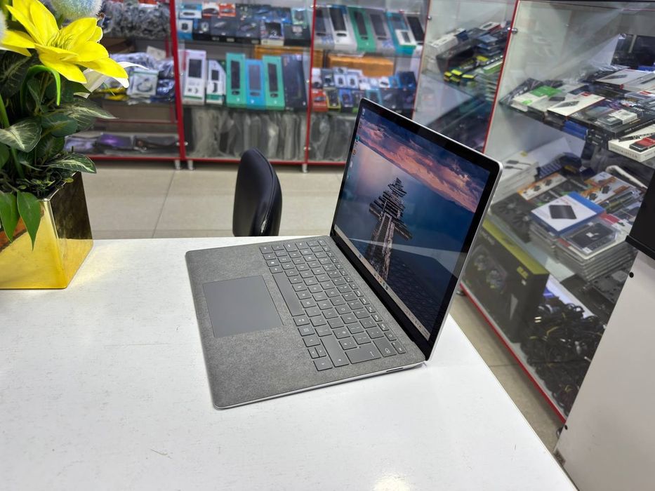 Surface soʻngi rusumdagi core 5-1035G7 x360 14 full hd IPS 8/128 ssd