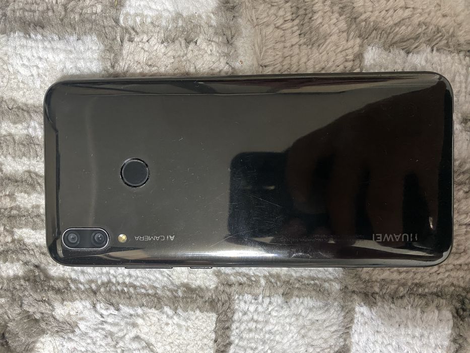 Продам (обмен на любой айфон ) HUAWEI P smart
