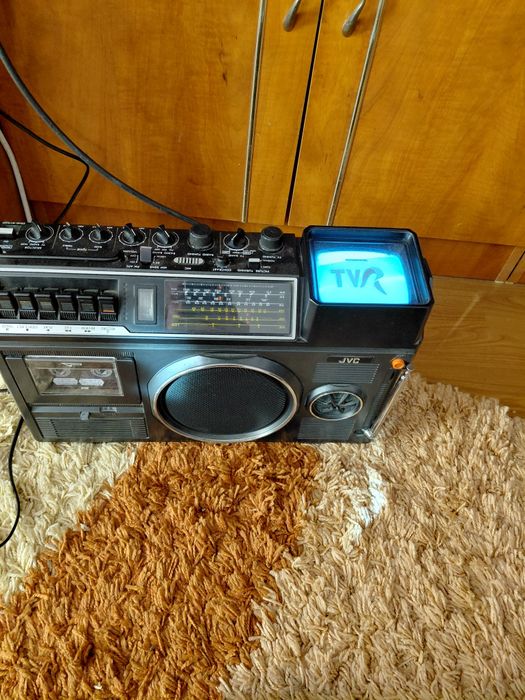 Radio TV casetofon JVC impecabil