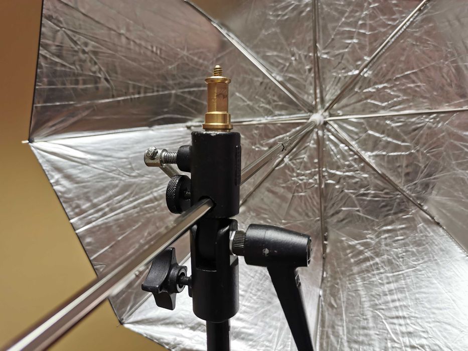 Manfrotto 026 адаптер - стойка за фотографски чадър или светкавица