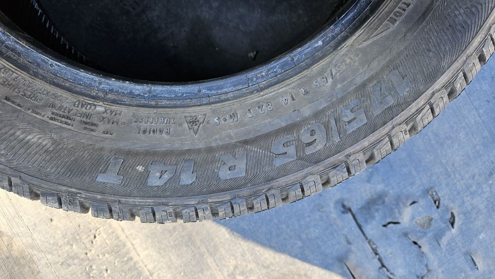 2бр гуми 175 65 14 дот 20 семперит