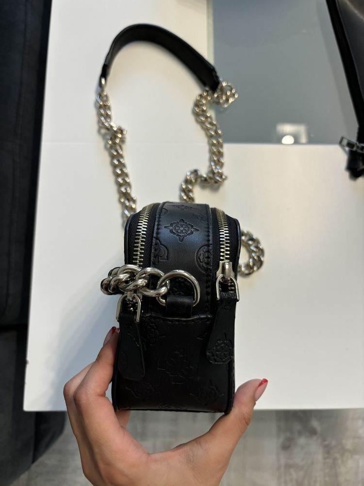 Чанта “Guess” .