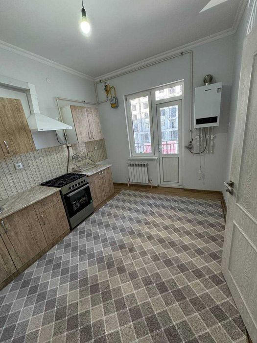 Самарканд шахрида 3 хонали, 2-қаватда жойлашган квартира сотилади.