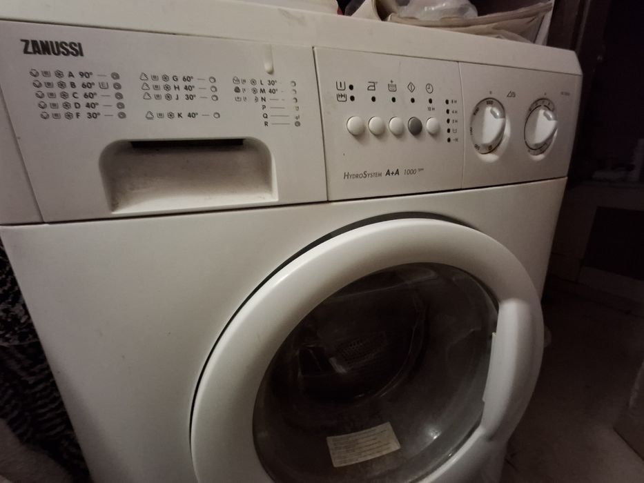 Пералня Zanussi 1000 оборота