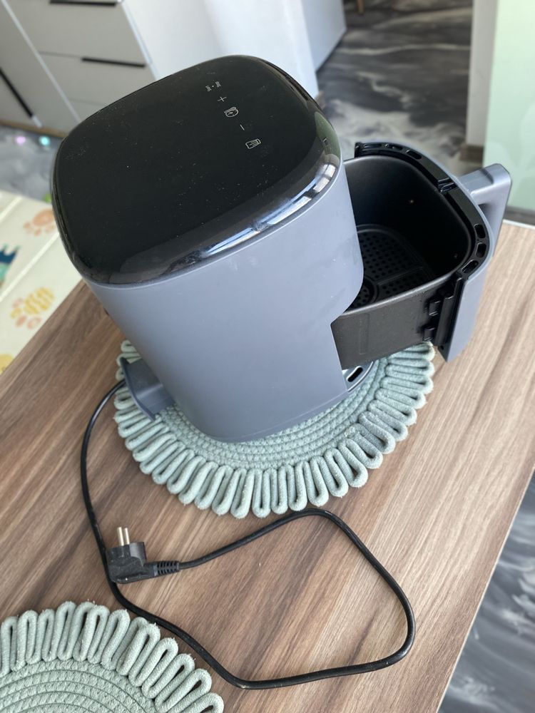 Tefal Friteuză cu aer 3l negru