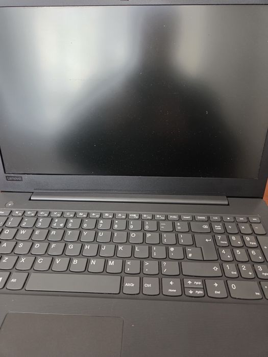 Lenovo V130-15IKB cu procesor i5 gen 8