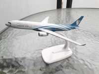 Macheta metalica de avion Oman Air | Decoratie | Perfect pt cadou