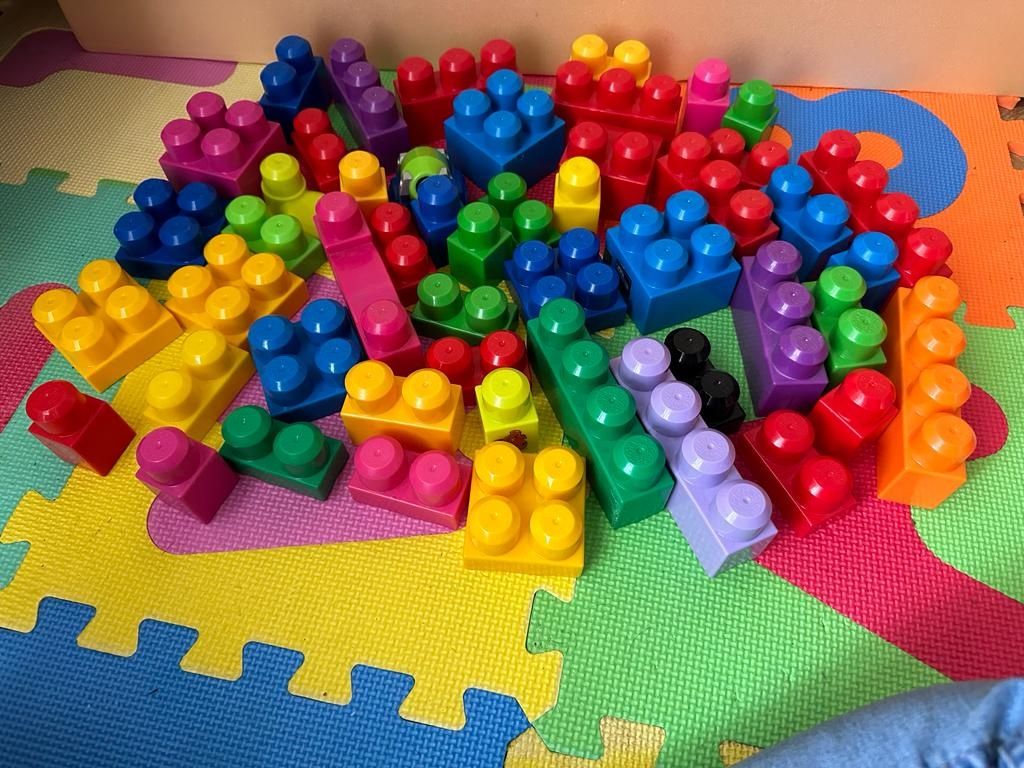 Cuburi MegaBlocks