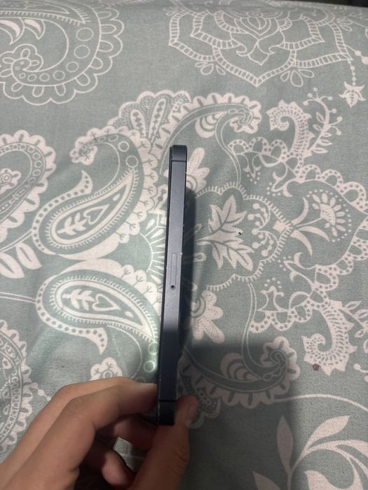 Vand iphone 5 cu ecran spart