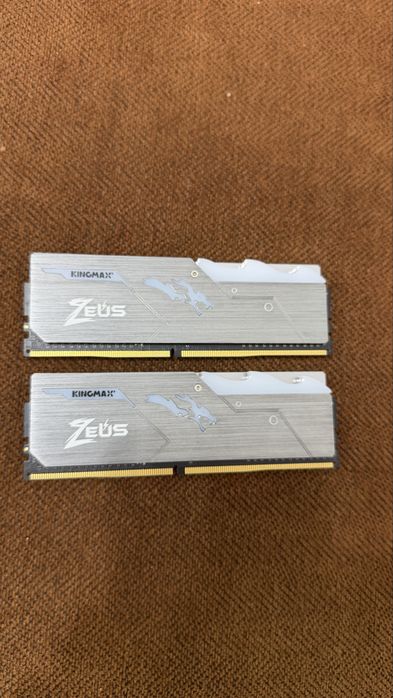 Memorie GAMING 16GB DDR4-4133 Mhz