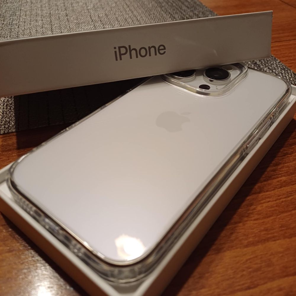 Iphon 16pro /бял