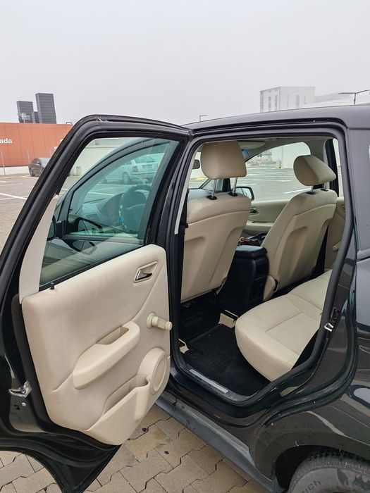 Vând Mercedes-Benz A160 2010