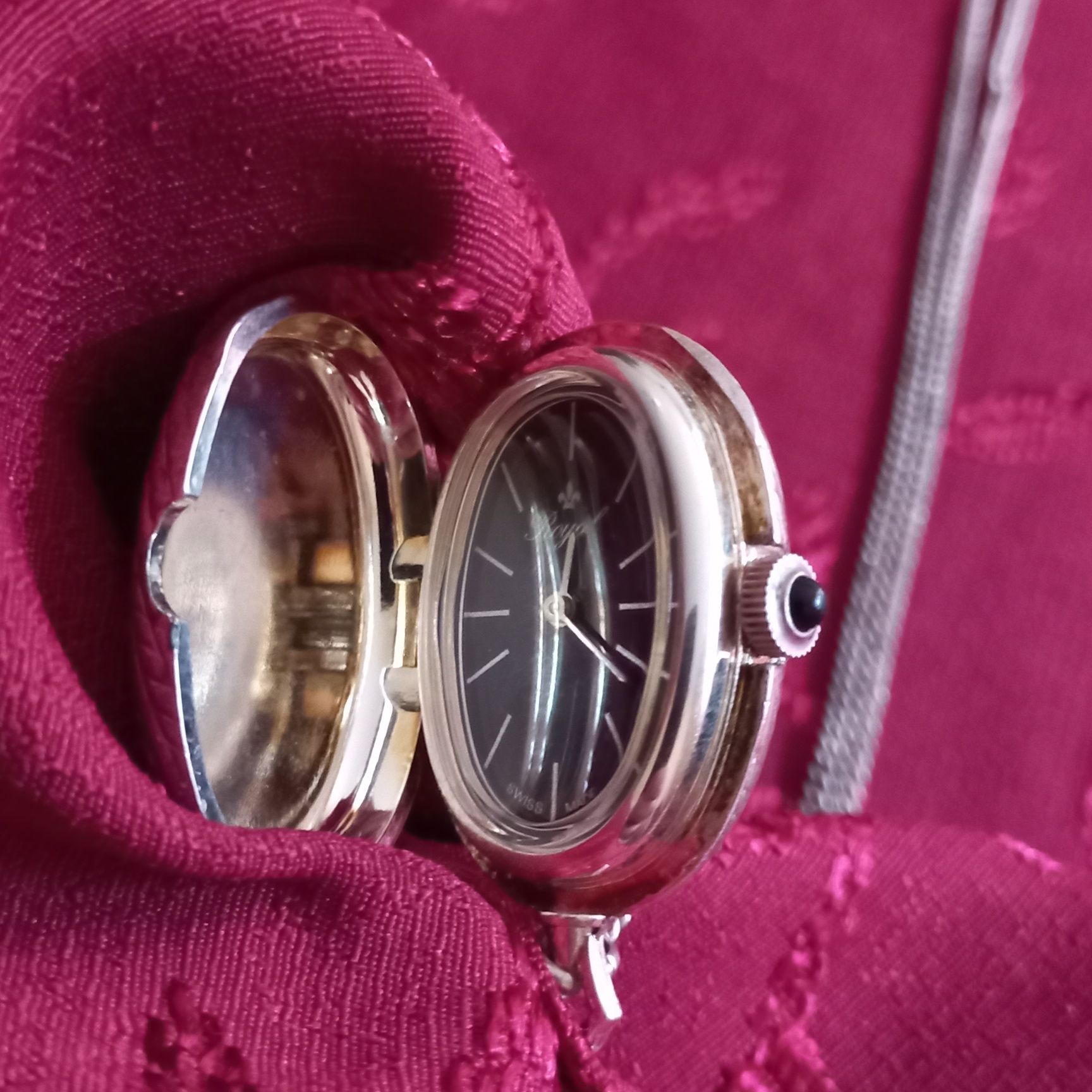 Дамски часовници колиета-Royal swiss made