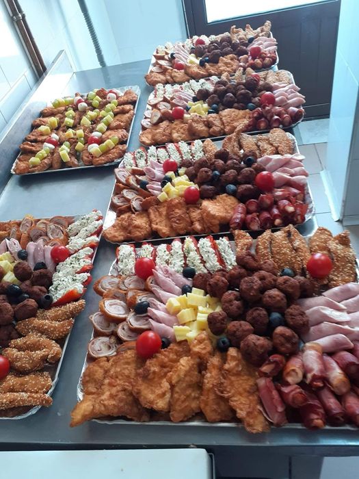 Proțap rotisor tucuri avem o gamă variată de aperitive și de produse