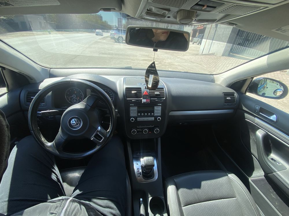 Продам автомобиль Volkswagen jetta 2010 г.в