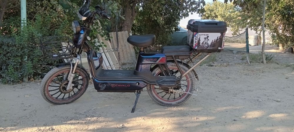 Электронный скутер сотилади