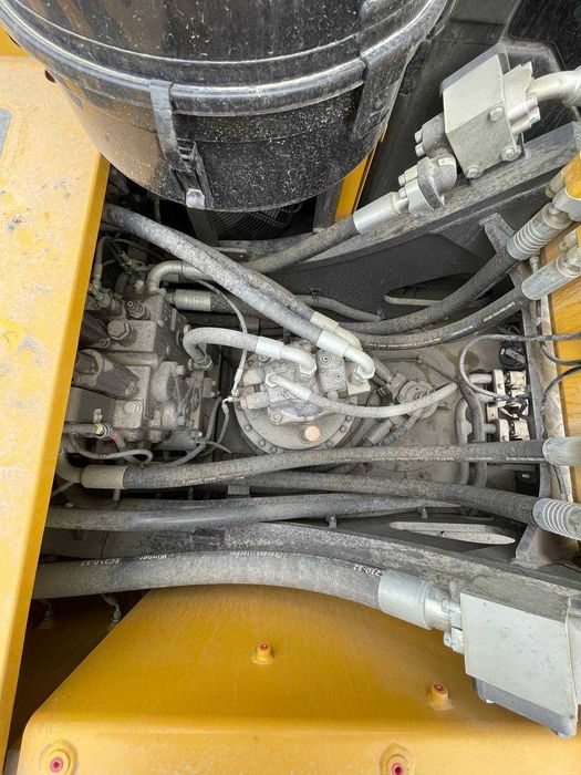 Карьерный Гусеничный Экскаватор 2.1куб  SDLG Е6375F (volvo)