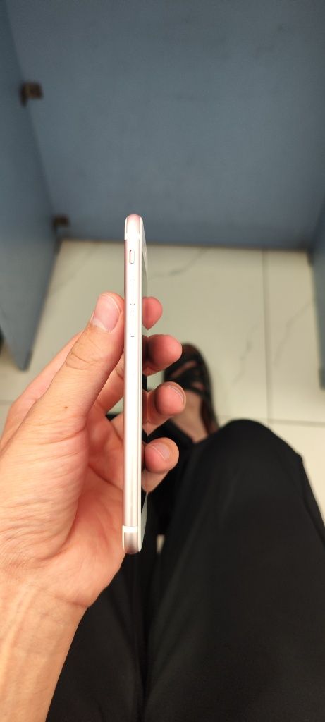 Iphone 7.  Yomkisi 87.    Nok