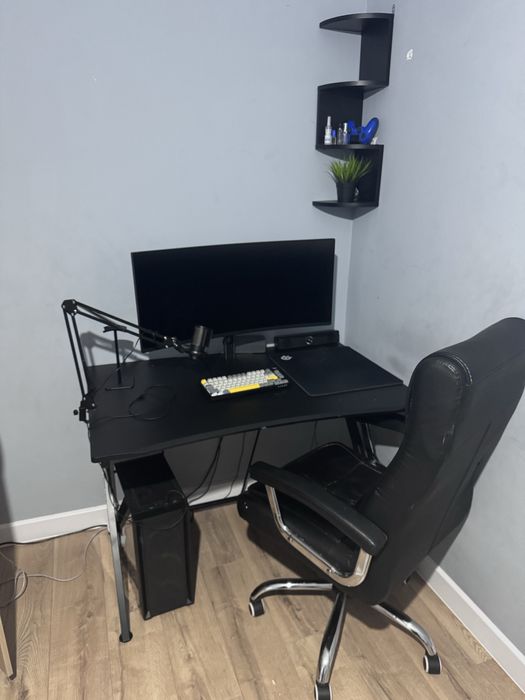 новый компютер сатылады столымен бирге барлык заттары бар