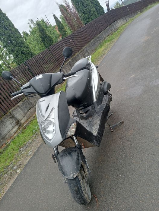 Vând scuter kymco agiliti 50 4T
