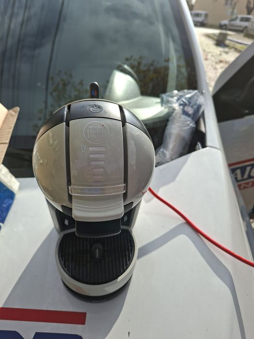 Кафе машина за капсули Dolce Gusto