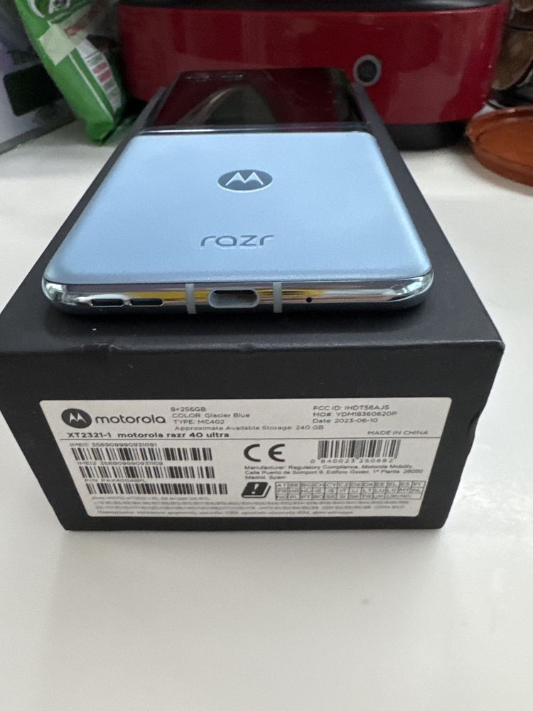 Motorola Razr 40 ultra 256MB blue в гаранция
