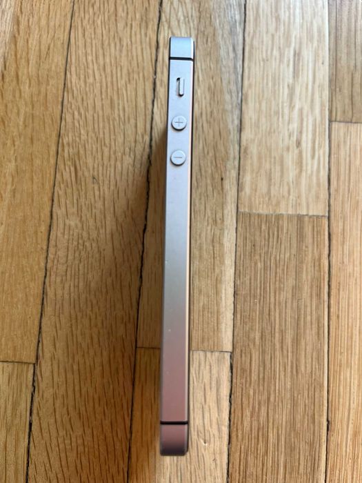 iPhone SE 32GB (първо поколение от 2016 г.)
