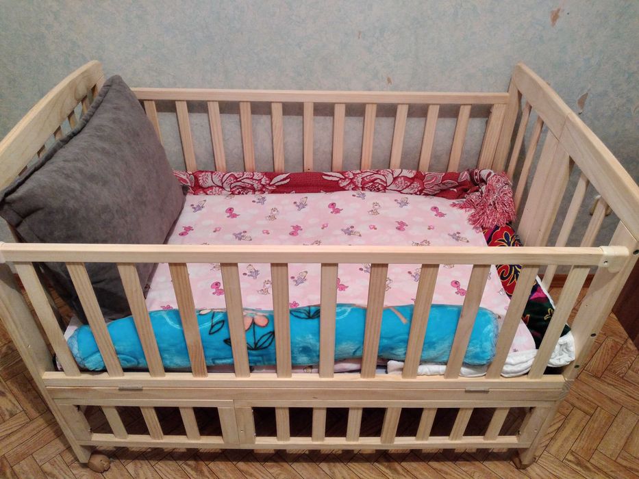 Детская кровать для малышей
