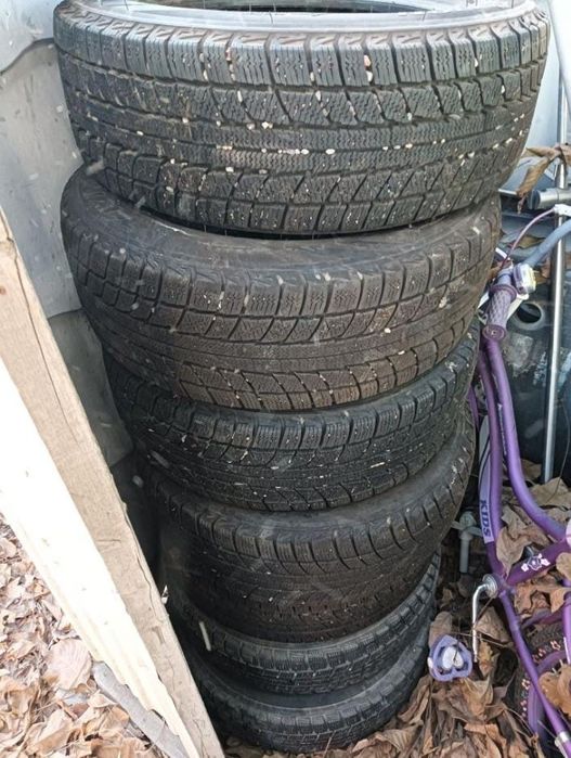 Есть 7штук,4шт р14 3шт р15
185:65:р14,4шт транжл
185:55:р15 тоурадор
1