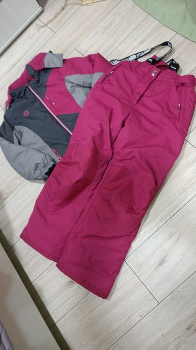 Зимний комбинезон для девочки