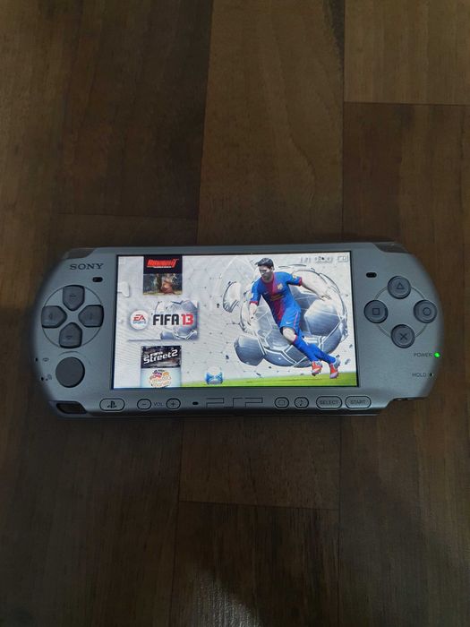 PSP 3000 silver modat + card + husa