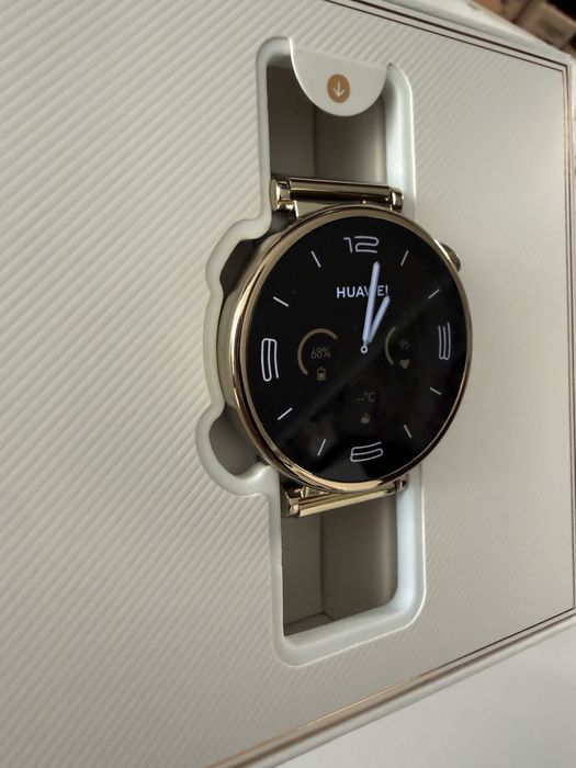 Смарт часовник Huawei Whatch GT 4