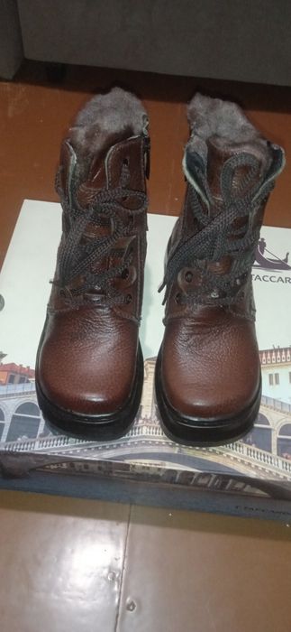 Продам новые, детские, зимние сапожки на мальчика.