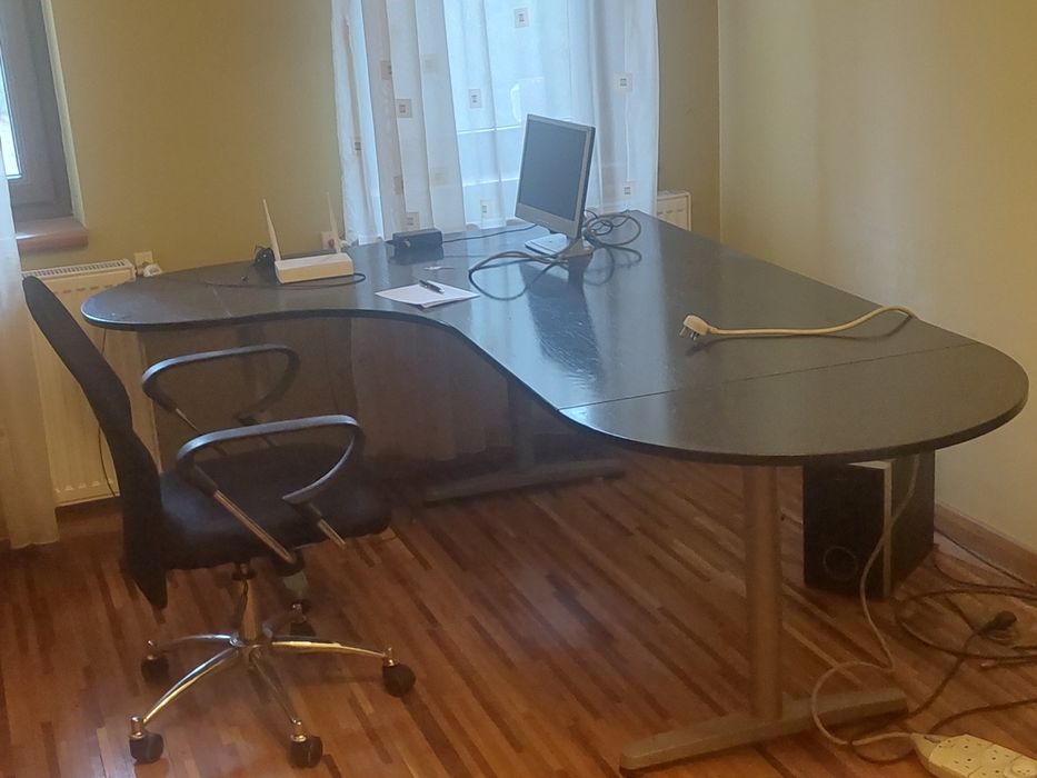 Vand birou in stare buna