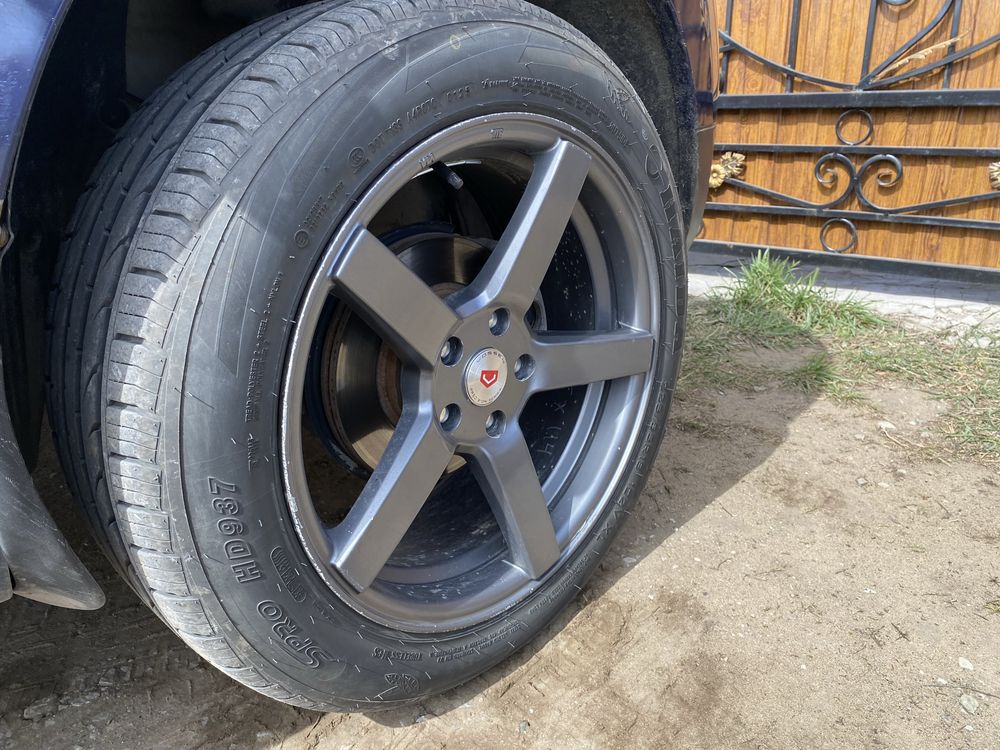 Продам диски Vossen с резиной